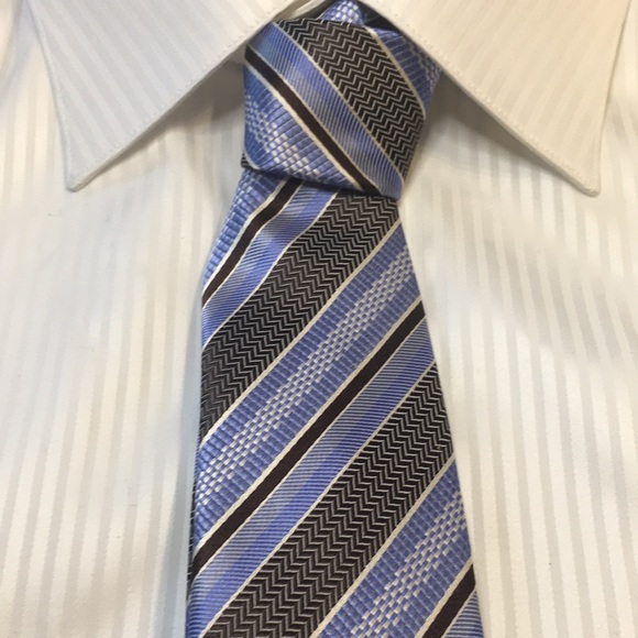 Black Brown 1826. Light blue with brown diagonal stripe tie. Like new. 100% silk - Picture 2 of 8